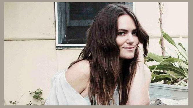 Julia Stone